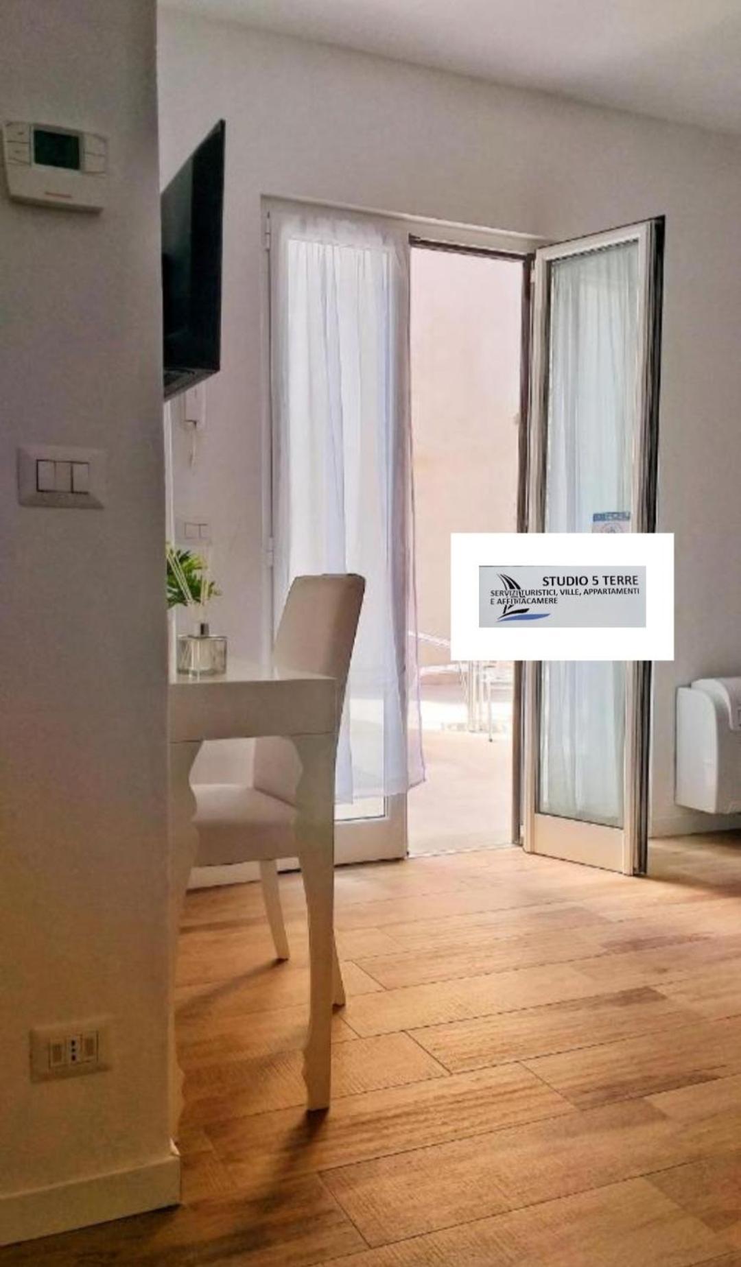 Апартаменти Residenza Solferino Корнілья Екстер'єр фото